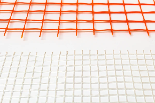 Shows the difference in mesh size between Polites 140 (orange) and Polites 80 (white) Shows the difference in mesh size between Polites 140 (orange) and Polites 80 (white)