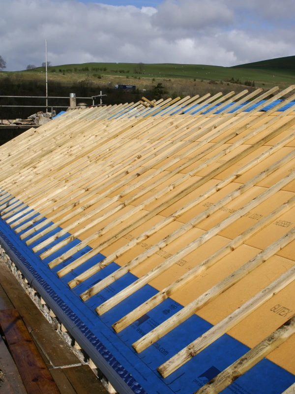 Solitex Plus membrane at the eaves and roof ridge for additional protection of vulnerable areas Solitex Plus membrane at the eaves and roof ridge for additional protection of vulnerable areas
