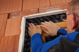 The flexible tape offers good adhesion in corner detail The flexible tape offers good adhesion in corner detail